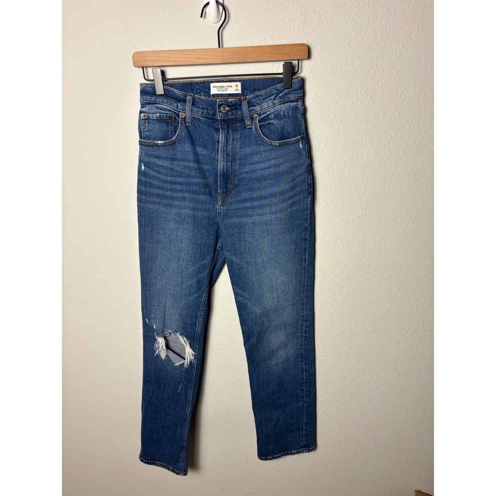 Abercrombie & Fitch The Ankle Straight Ultra High Rise Distressed Jeans 26/2